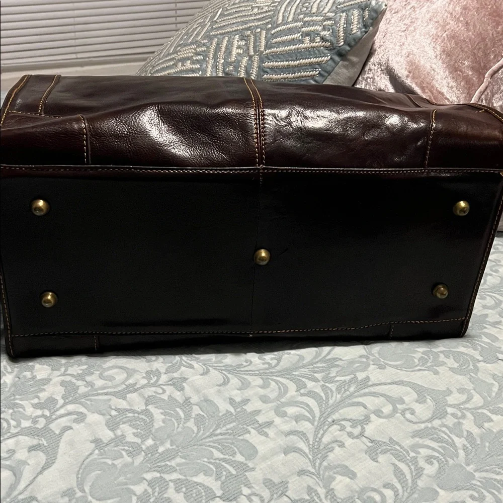 Exquisite Leather Weekend/Overnight bag. - Picture 5 of 10